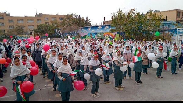 طلوع آگاهی در دل های کوچک؛ جشن روز دانش آموز در دبستان لطیفه
