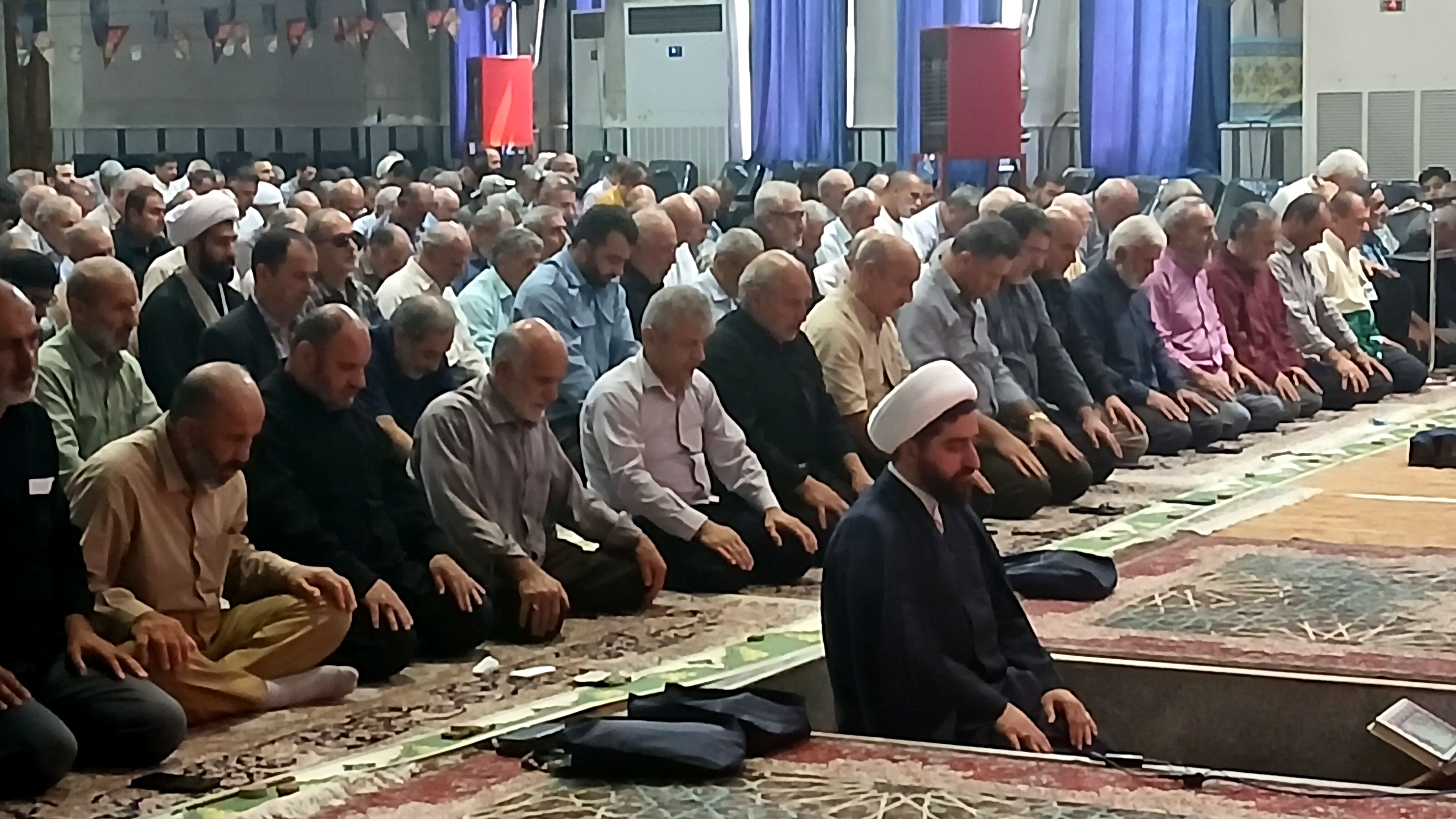 اقامه نماز جمعه همزمان با روز خبرنگار