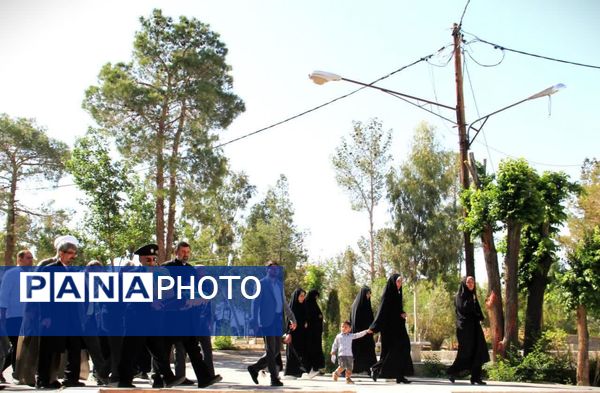 ابرکوه، میزبان خدام حرم رضوی