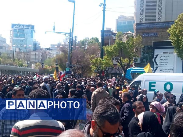 حضور پرشور مشهدی‌ها در راهپیمایی روز قدس؛ فریاد حمایت از فلسطین