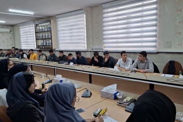 نشست مدیر آموزش و پرورش شهرستان قدس با رؤسای شورای دانش آموزی مدارس