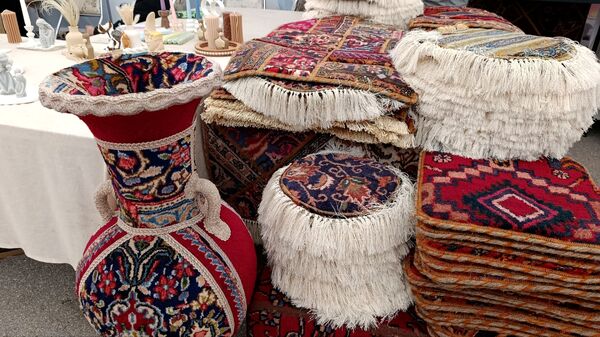 نمایشگاه یلدا در سایه‌سار چنار کهن لاهیجان تبریز گشایش یافت