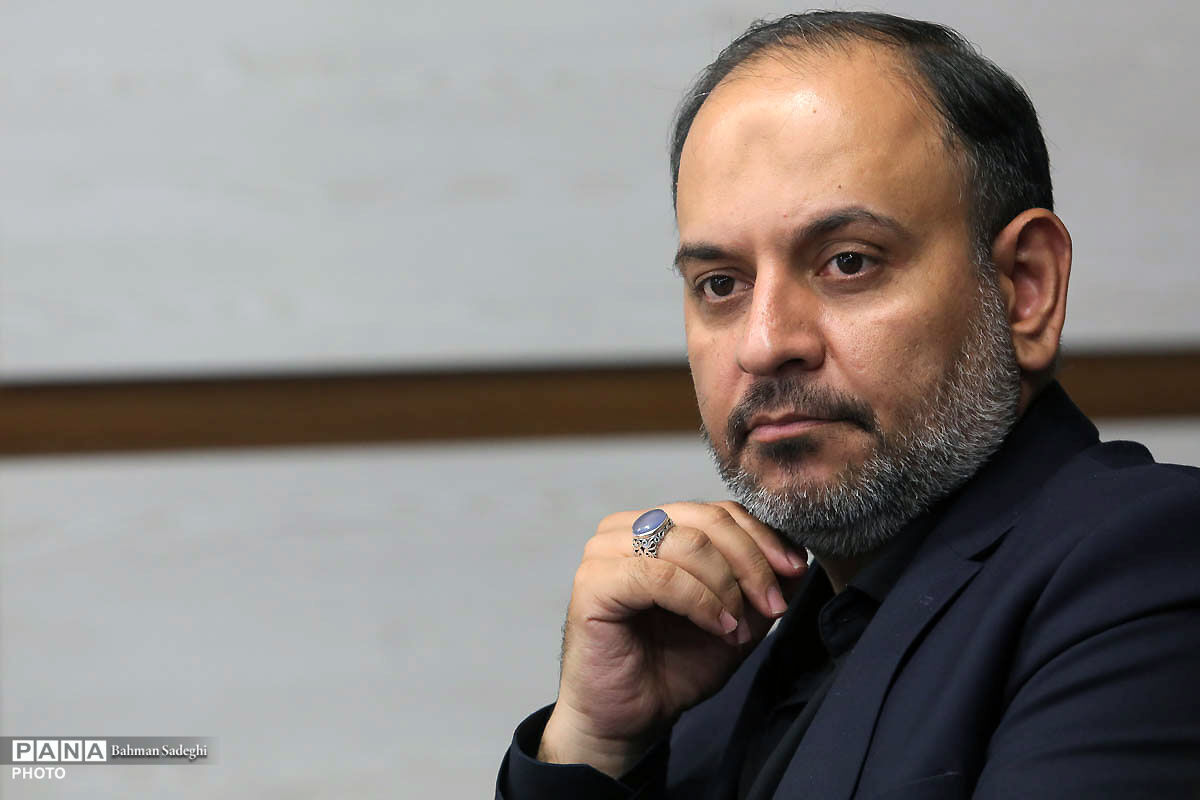 مسئولیت و مشارکت اجتماعی دانش‌آموزان از مهم‌ترین ارکان پرورشی است