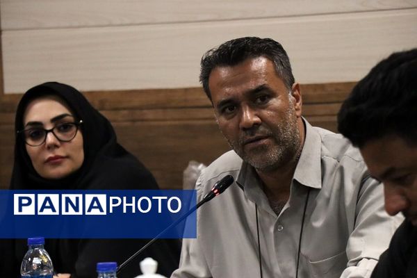 نشست خبری مدیر آموزش و پرورش پاکدشت به مناسبت گرامیداشت هفته معلم