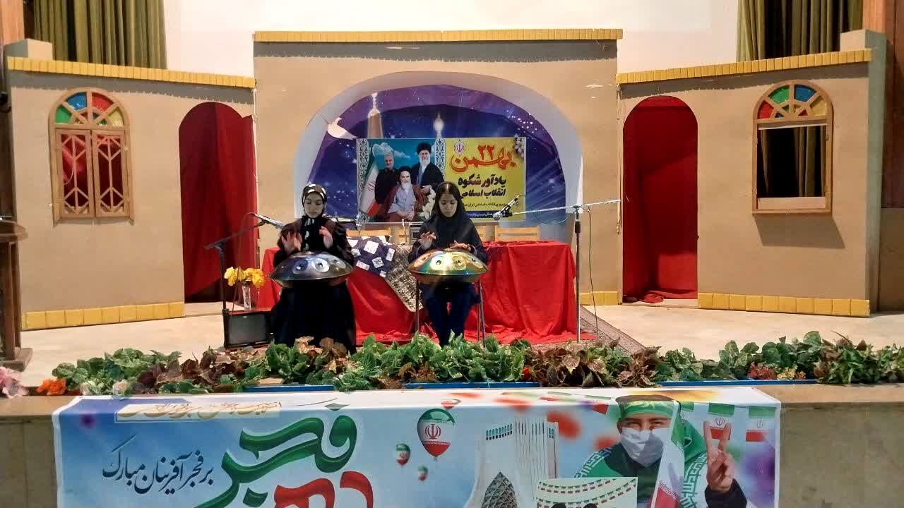 مراسم جشن نیمه شعبان توسط هنرجویان هنرستان فاطمه الزهرا (س)