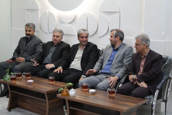 گرامیداشت روز آزمایشگاه در دبیرستان دخترانه شاهد غرویان وکیلی (۲۲)