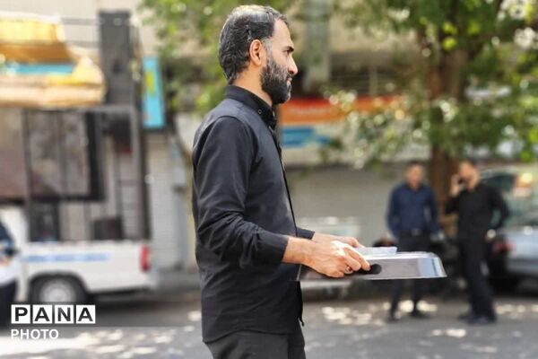 همدلی و وحدت مردم پشت صحنه حضور میلیونی در تشییع رهبر شهید 