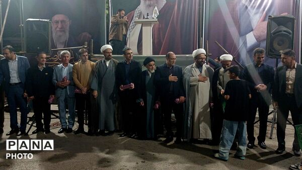 تجدید بیعت با رهبر و آرمان‌های انقلاب در خرم آباد