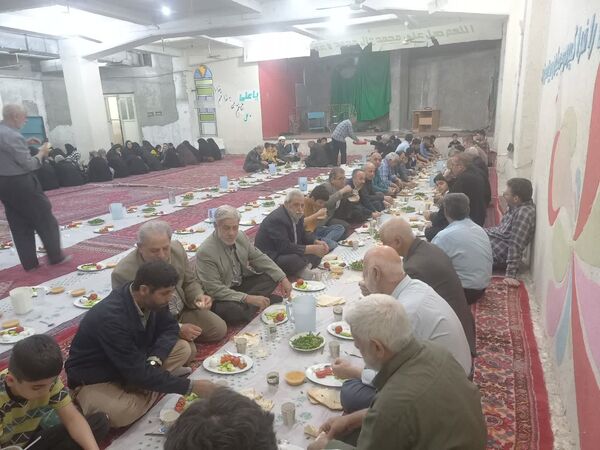 برگزاری محفل انس با قرآن و یادواره شهدای قرآنی در مسجد سرچشمه پیشوا 