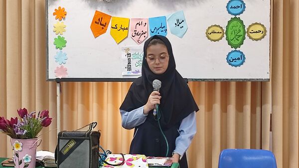 آیین تجلیل از ورودی‌های جدید دبیرستان فرزانگان قائمشهر