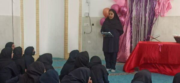جشن دهه کرامت در دبیرستان نرجس خاتون روستای ورجان قم