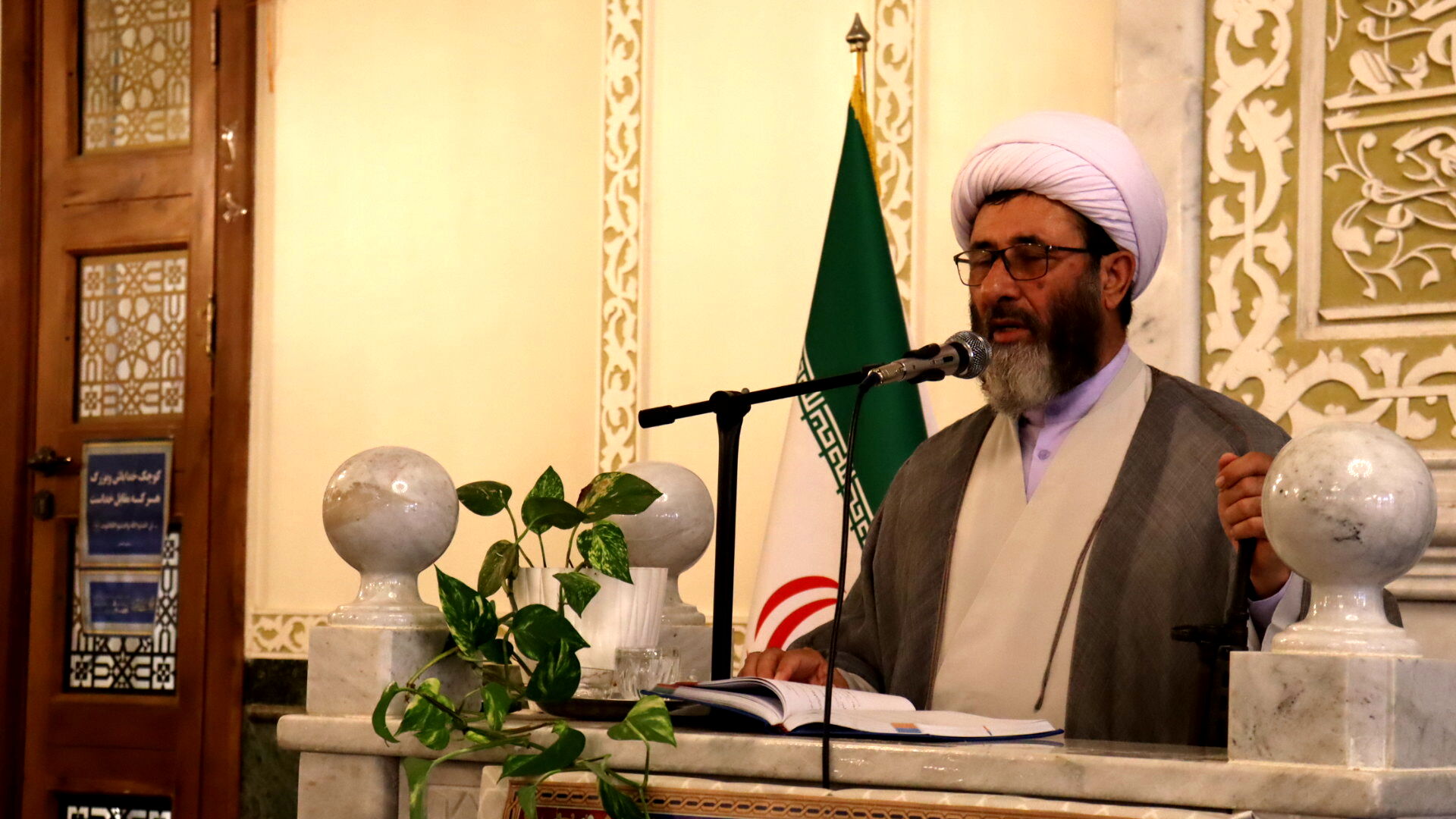 نماز جمعه سیاسی دشمن شکن بندپی شرقی با حضور نوجوانان و جوانان بسیجی