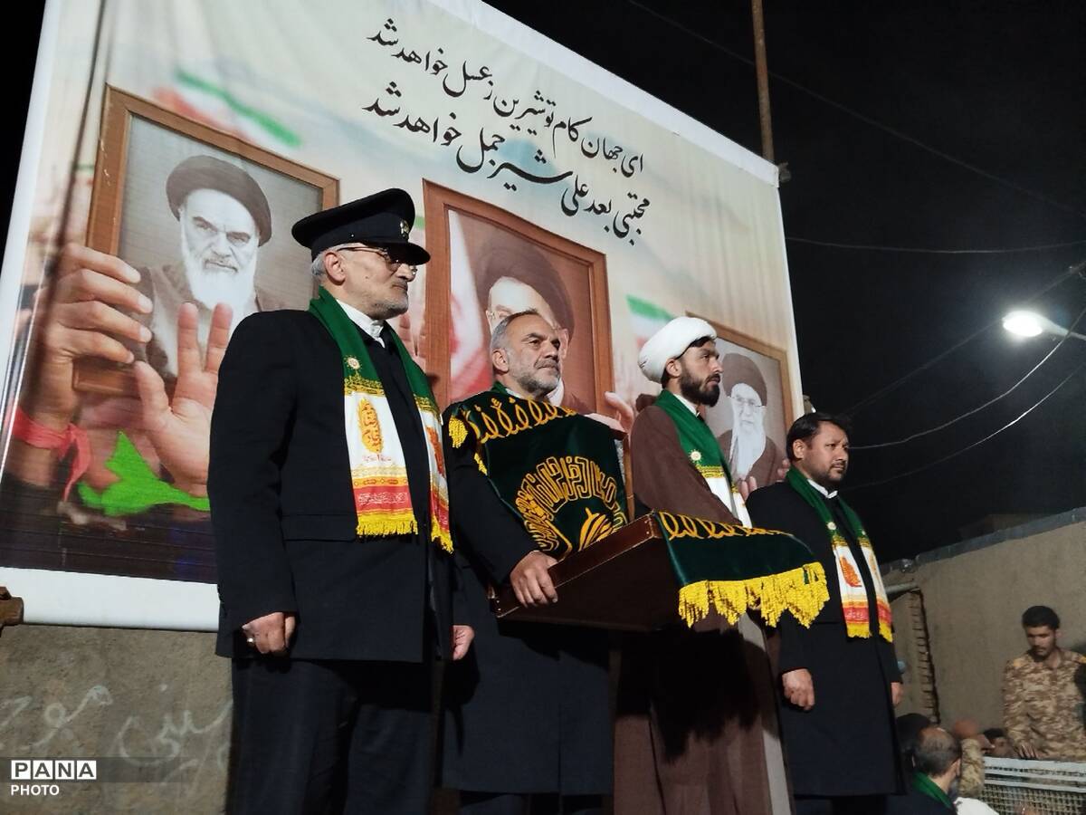 حضور خادمان امام رضا(ع) و پرچم متبرک آستان قدس در اجتماعات شبانه شهر صفی آباد