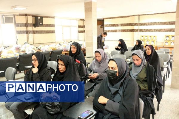 کاروان فجر در مدارس؛ از توزیع تجهیزات ورزشی تا بسته‌های بهداشتی با حضور مدیر آموزش‌و‌پرورش