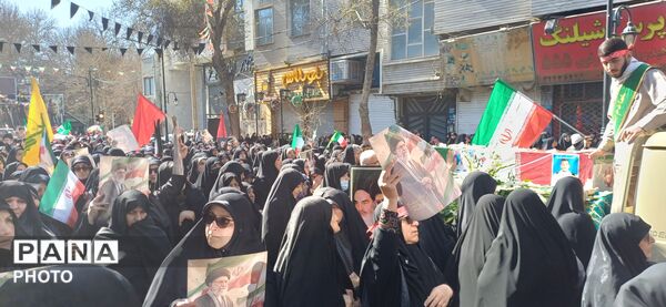 اجتماع پرشور و باشکوه مردم کرج به خونخواهی رهبر انقلاب