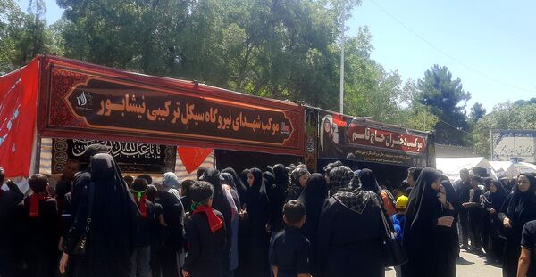 جاماندگان اربعین حسینی در  راهپیمایی حرم تا حرم نیشابور 
