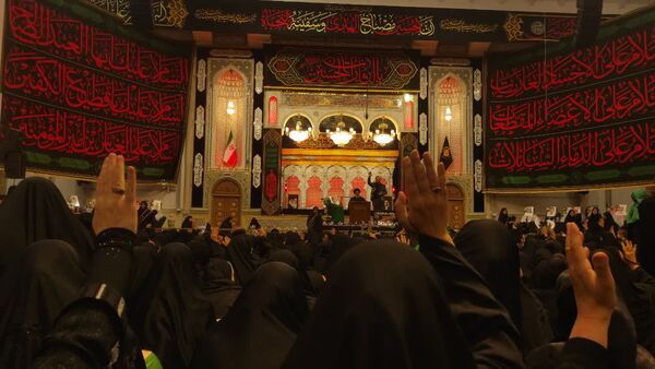 جلوه هایی از حضور مادران و نوزادان در همایشی به نام طفل شیرخوار کربلا