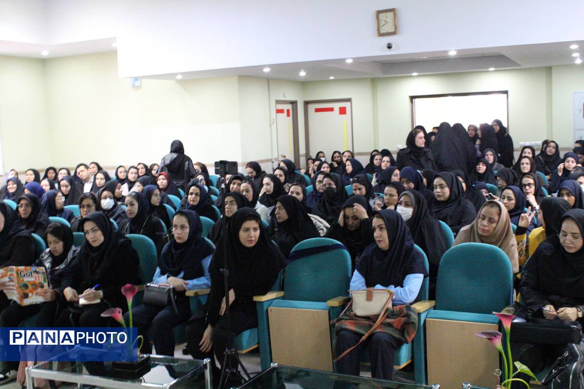 نشست علمی پژوهشی استعدادیابی و استعدادپروری در ناحیه۶ مشهد