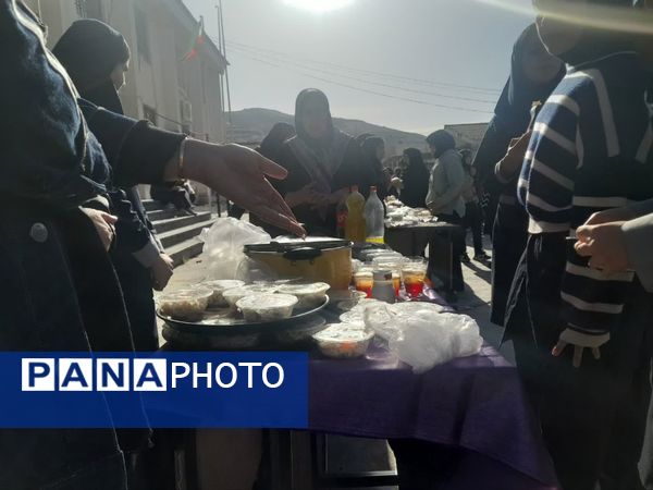 بازارچه دست‌سازهای دانش‌آموزی گلستان