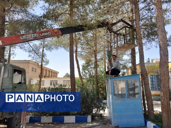 پروژه مهر دبیرستان دخترانه بنت الهدی کوهپایه رنگ آمیزی تجهیز و پاکسازی برای خلق محیطی الهام بخش و یادگیری مثبت