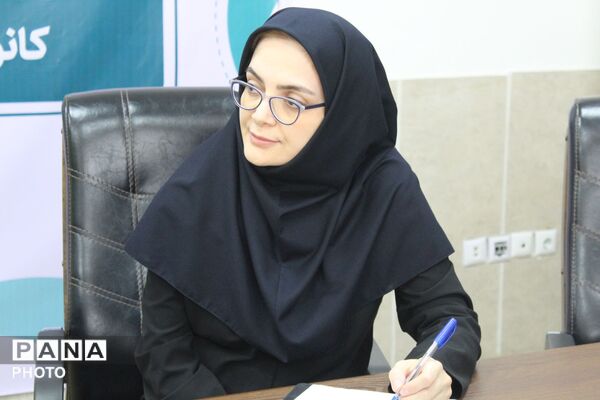 تجلیل از دانش‌آموز خبرنگاران فعال در عرصه کانون پرورش فکری کودکان و نوجوانان استان البرز 