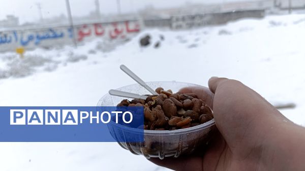  برف بازی مردم نیشابور در روستای برف ریز 