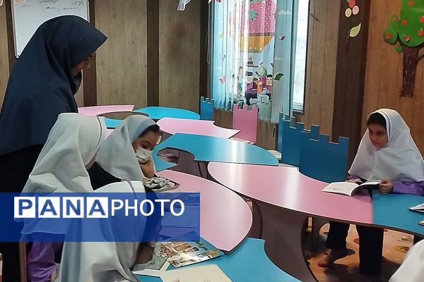  پیوند دانش‌آموزان دبستان سرای دانش با فرهنگ کتاب و کتابخوانی