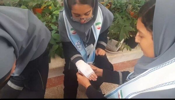 بیست و هفتمین مانور سراسری زلزله در دبیرستان نمونه وکیلی ۱۰