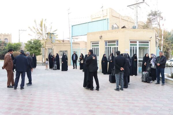 اعزام دانش‌آموزان دختر یزدی به سفر معنوی حج عمره