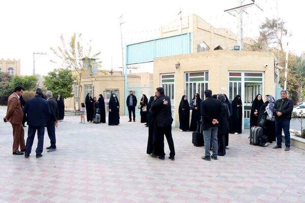 اعزام دانش‌آموزان دختر یزدی به سفر معنوی حج عمره