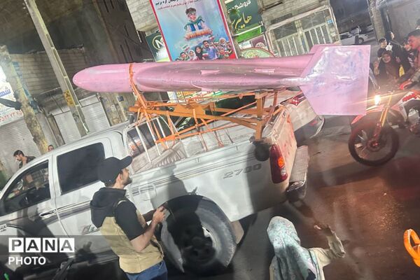 حضور پرشور مسئولین متعهد در غرفه‌ فرهنگیان