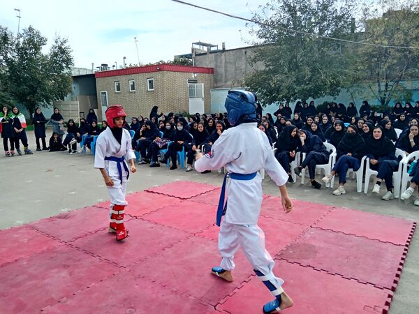 المپیاد‌ ورزشی درون مدرسه ای در دبیرستان فاطمیه