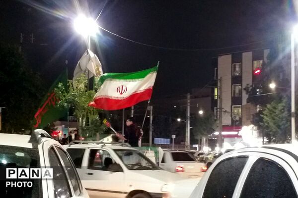 راهپیمایی مردم اندیشه فاز یک در مقابل مسجد امام جعفر صادق 