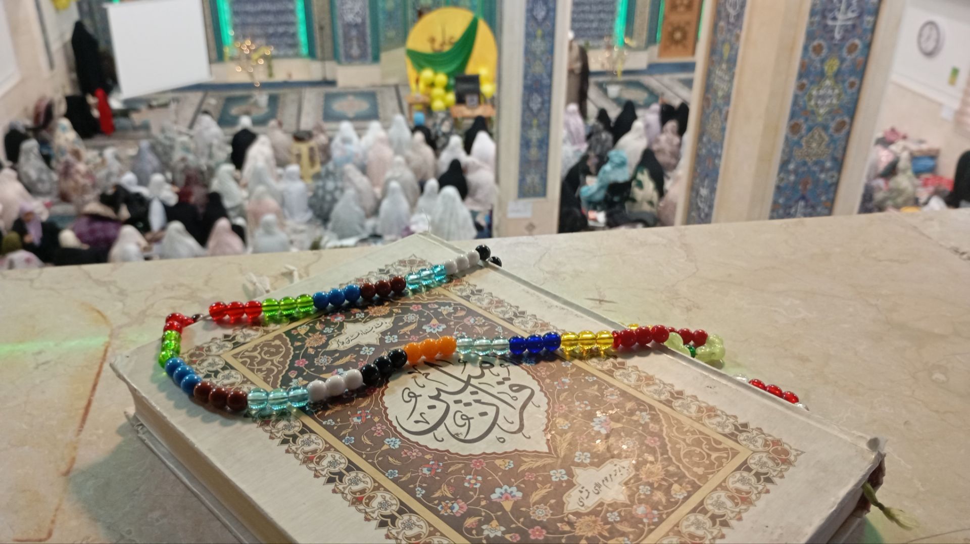اینجا در سکوت، صدای خدا بلندتر است