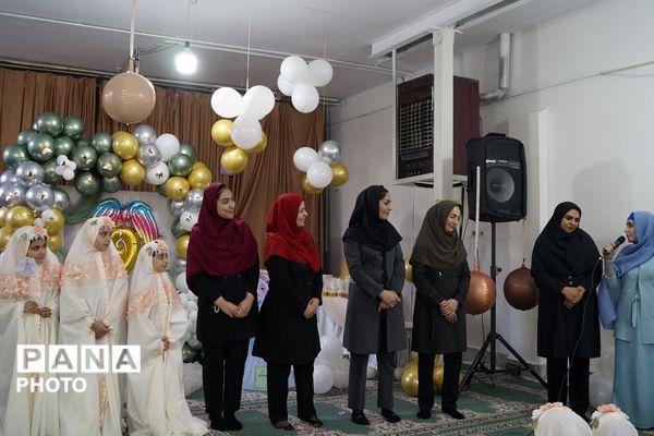 لبخند بندگی در دل‌های کوچک