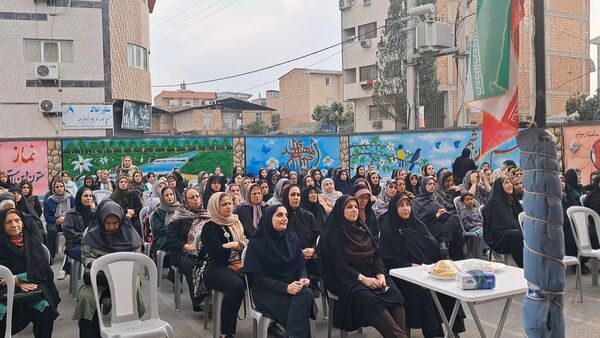 گرامیداشت هفته پیوند اولیا و مربیان در دبیرستان بهار آزادی قائمشهر