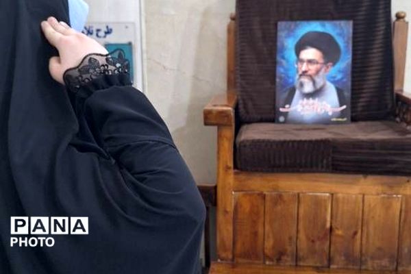 غبارروبی مساجد به مناسبت آغاز ماه مبارک رمضان توسط دانش‌آموزان ناحیه دو شهرری 