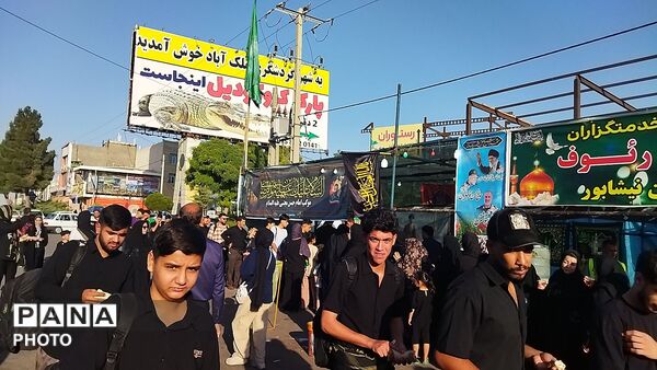موکب امام حسن مجتبی ( ع) میزبان زائران پیاده امام رضا (ع) 