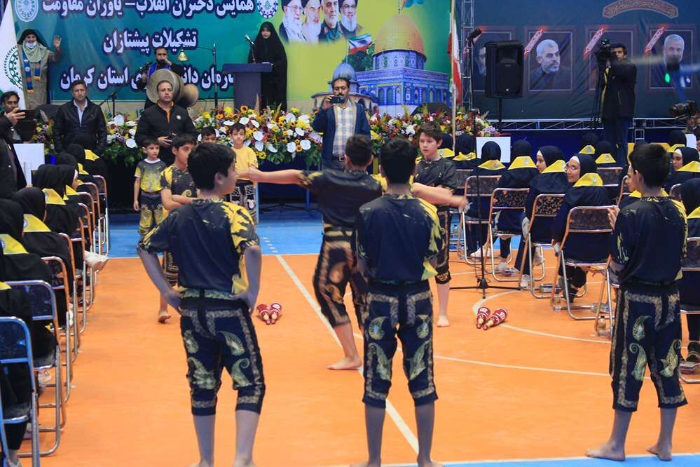 همایش دختران انقلاب یاوران مقاومت در سیرجان