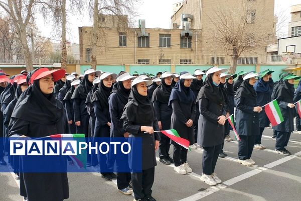 جشن نیمه شعبان در دبیرستان دخترانه صدیقه طاهره ناحیه یک شهرری 