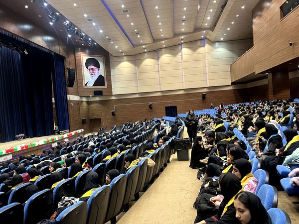 جشن بزرگ انقلاب در هشتگرد 