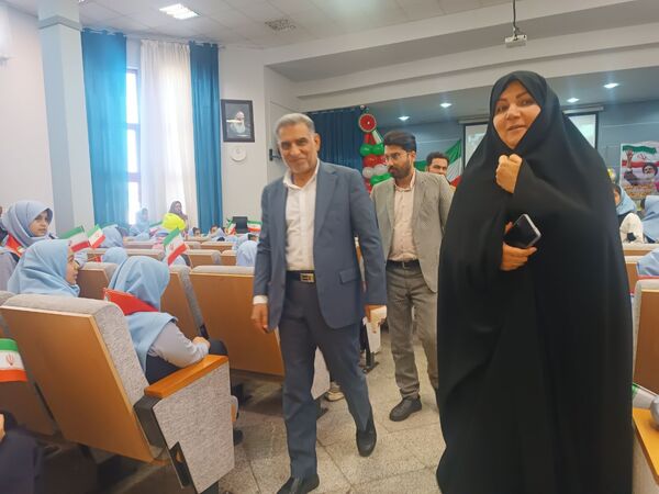 زنگ انقلاب در دبستان آرمینه مصلی‌نژاد