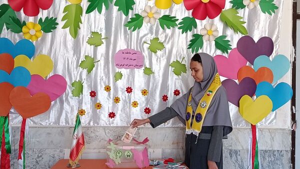 جشن عاطفه هادر دبیرستان گوهرشاد