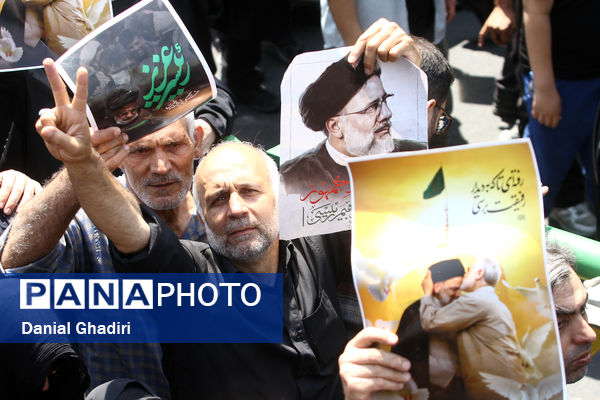 مراسم تشییع پیکر شهدای خدمت در تهران