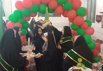 حالت پرواز؛ لحظاتی از خودسازی و تفکر در دل مسجد 