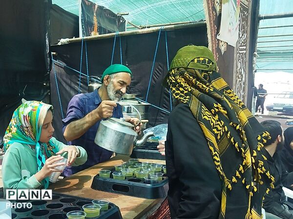 موکب محب الحسین میزبان زائران پیاده امام رضا ( ع) 