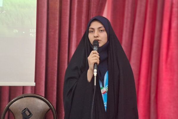 شکوه انقلاب در جشن باشکوه دهه فجر مدرسه نمونه دولتی ارشاد قرچک
