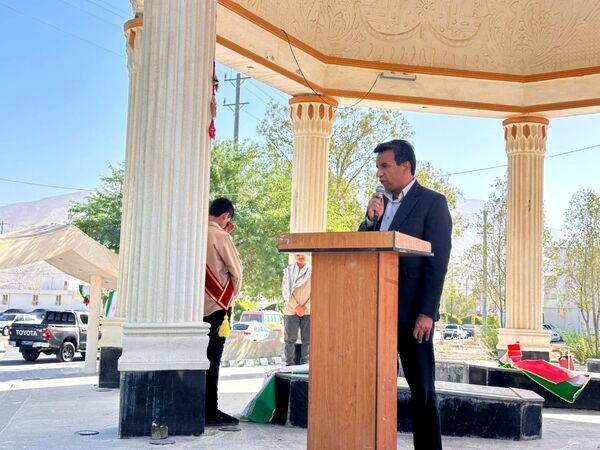 غبارروبی قبور مطهر شهدا در بستک