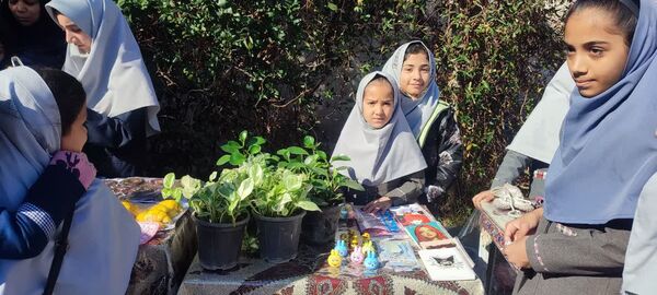  بازارچه مدرسه شهید نجفی فدافن کاشمر