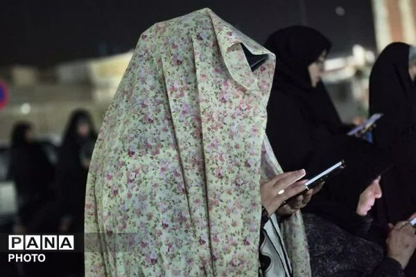 شکوه اقتدار؛ اقامه نماز استغاثه در راهپیمایی شبانه فاز۲ اندیشه 